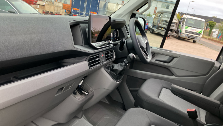 Volkswagen Crafter Cr35 Mwb Diesel Fwd 2.0 TDI 140PS Commerce Plus Low Roof Van